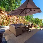 Levant For 10 People Near Opatija With Jacuzzi & Sea View 빌라 *