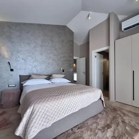 Levant For 10 People Near Opatija With Jacuzzi & Sea View