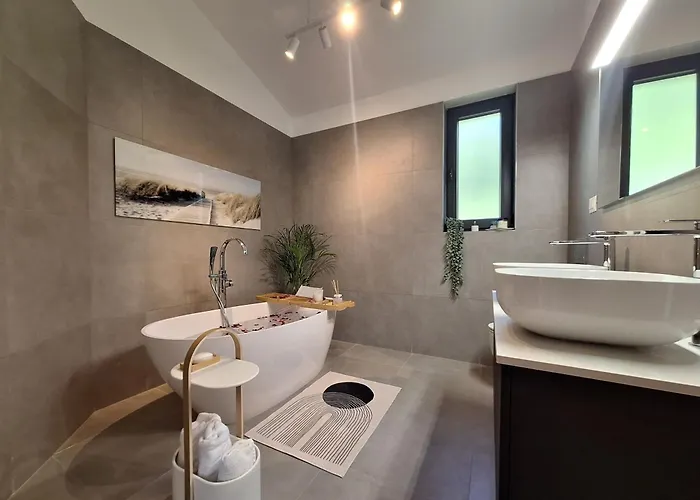 Levant For 10 People Near Opatija With Jacuzzi & Sea View * Mošćenička Draga