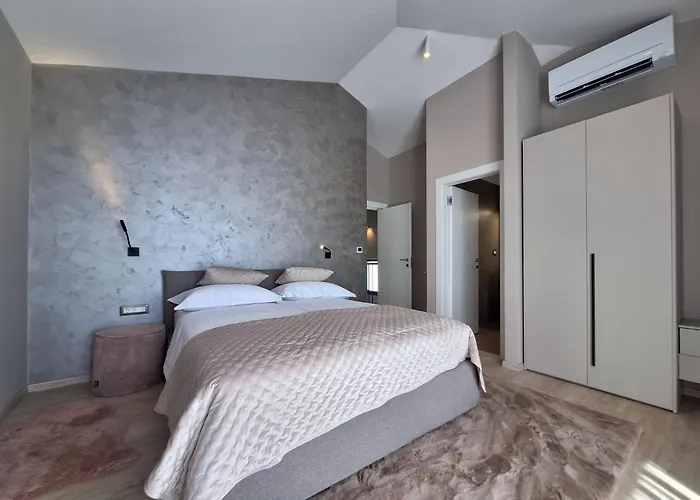 Levant For 10 People Near Opatija With Jacuzzi & Sea View