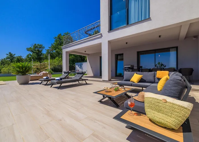 Levant For 10 People Near Opatija With Jacuzzi & Sea View 빌라 *