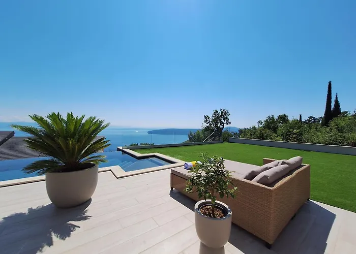 Levant For 10 People Near Opatija With Jacuzzi & Sea View 빌라 Mošćenička Draga